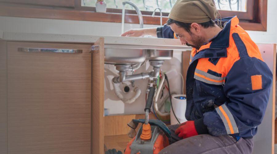 Expert burst pipe repair services in Hartford, AR